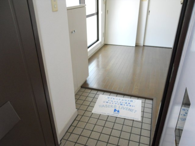 シャトー柴原の玄関