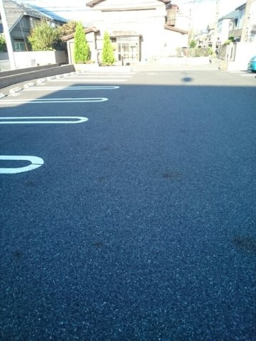 フォルシュの駐車場