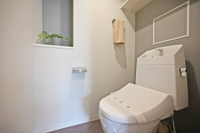 愛宕山ビューハイツのトイレ|トイレの内観写真です。ウォッシュトイレが導入されています。