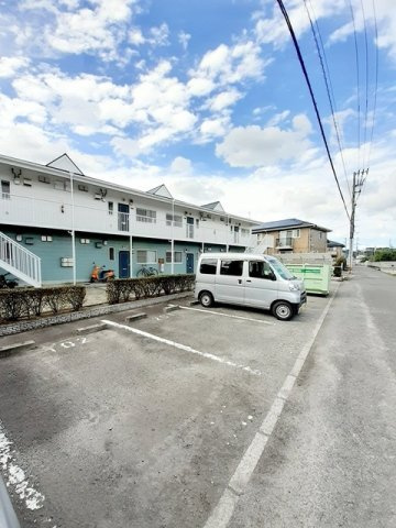 グリーンアビタシオンの駐車場