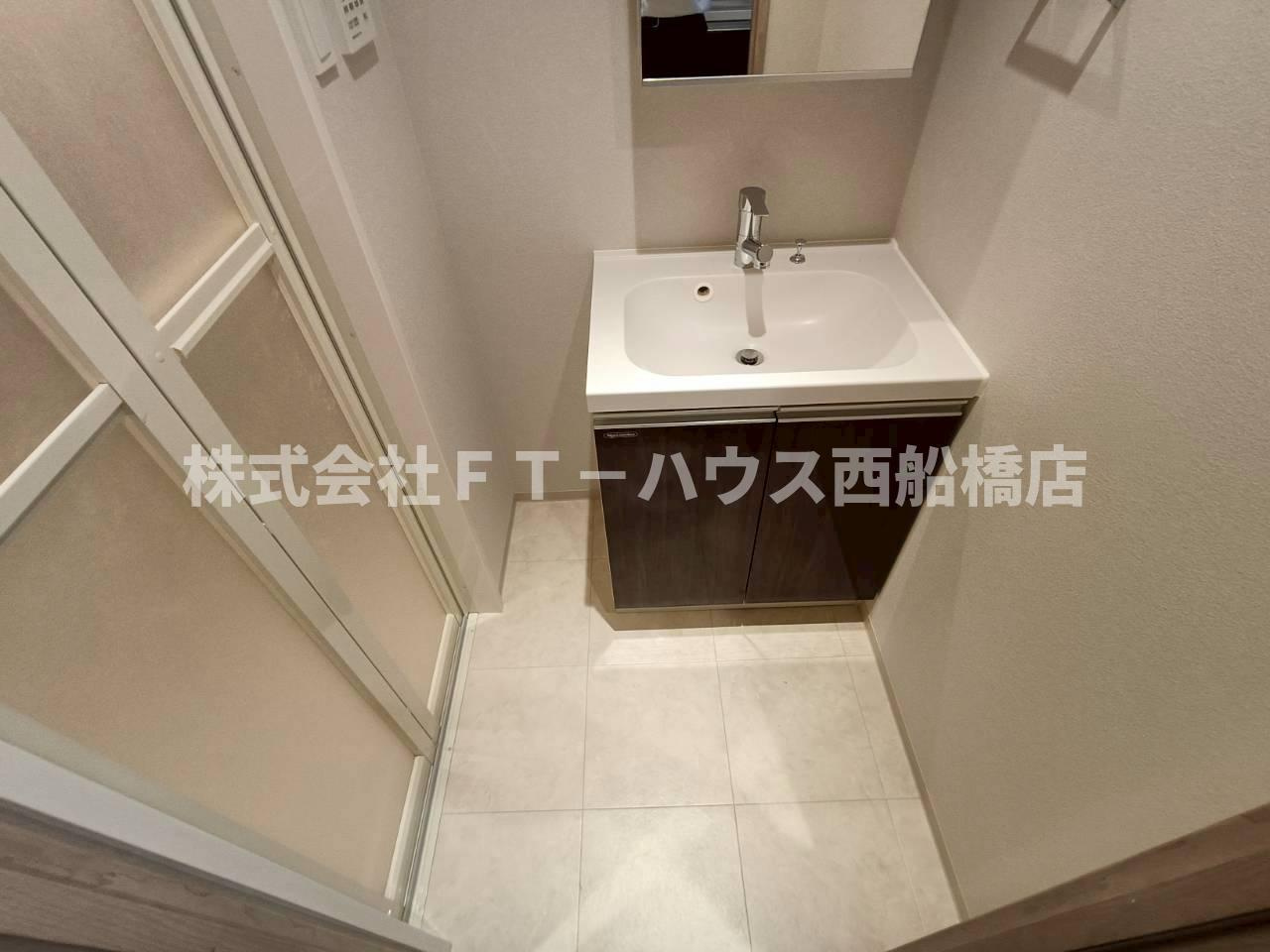Alivis原木中山の玄関