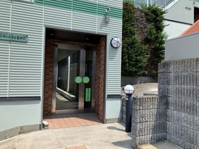 シャンヴェルジェ豊中Ⅱのエントランス