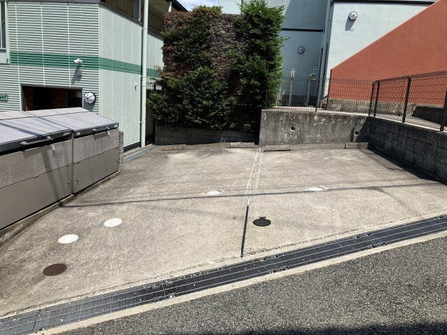 シャンヴェルジェ豊中Ⅰの駐車場