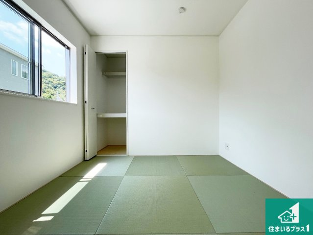 姫路市広畑区西蒲田　第18期　新築一戸建ての和室|一室あると便利な和室は客間としてだけでなく、小さなお子様のプレイルームや食後のくつろぎスペースとしてもご利用いただけます。収納もついていますので大活躍間違いなし！