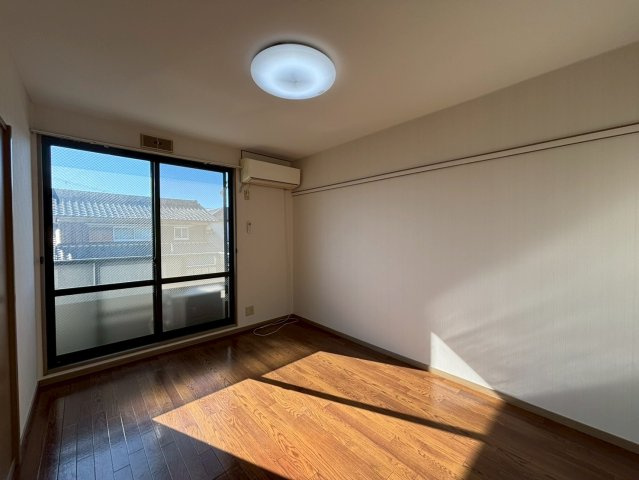 アルカンシェールの洋室