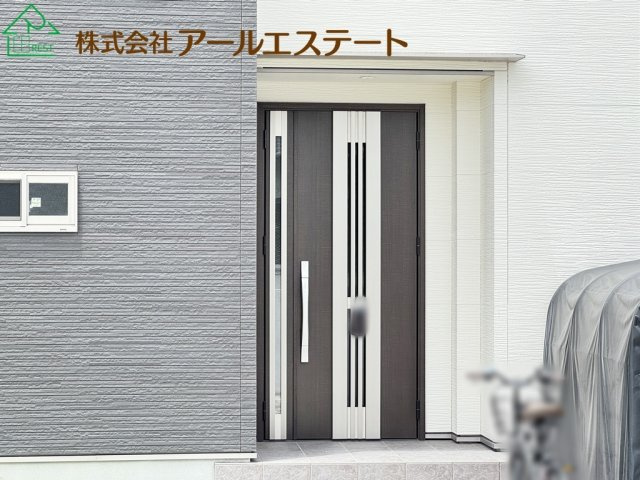 姫路市花田町小川　　　中古戸建の玄関