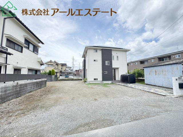 姫路市花田町小川　　　中古戸建の駐車場
