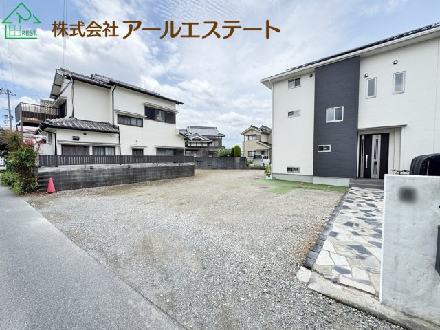 姫路市花田町小川　　　中古戸建の駐車場