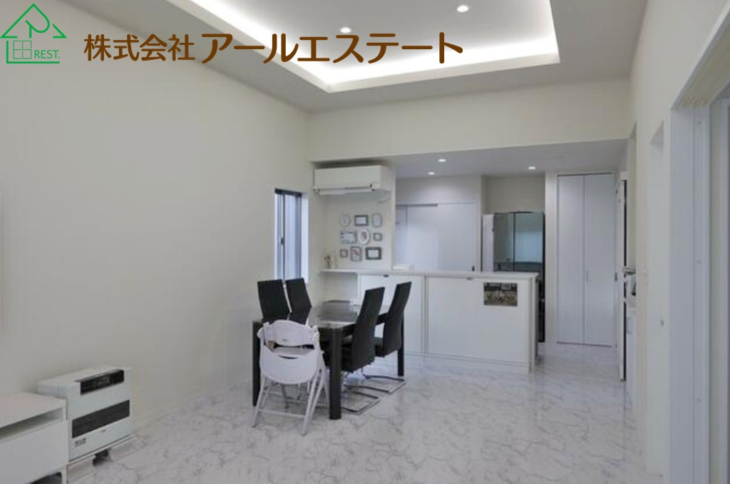 姫路市花田町小川　　　中古戸建の居間・リビング