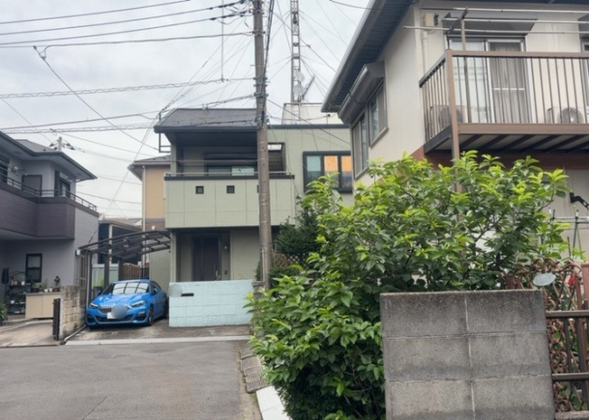 【展望】 | 桜や紅葉の名所に出かける人は多いと思いますが、家にいながら季節の移ろいを感じる生活を送りませんか？リビングや窓から見える景色が生活を彩るワンポイントに！現地から見える景色を堪能してみては如何でしょう。