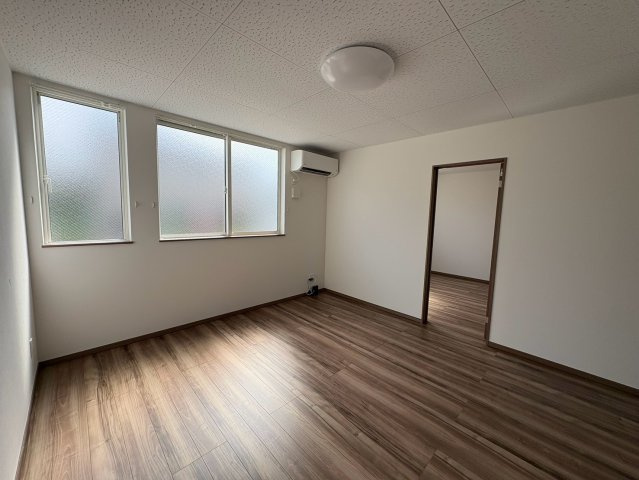 愛の世代の前にの居間・リビング