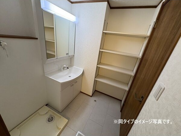 フルハウス矢巾の洗面所