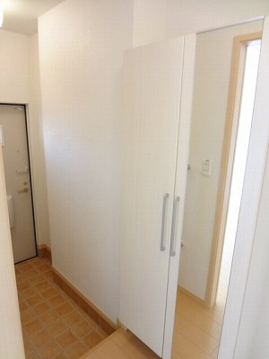 ベストハピネスの玄関