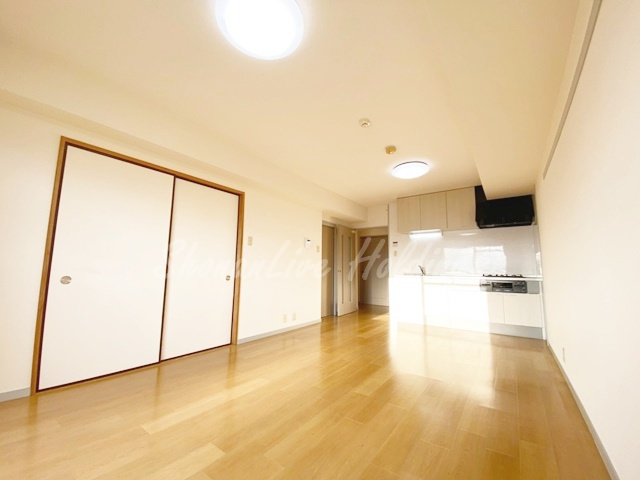 藤沢市本鵠沼５丁目の賃貸マンションの居間・リビング