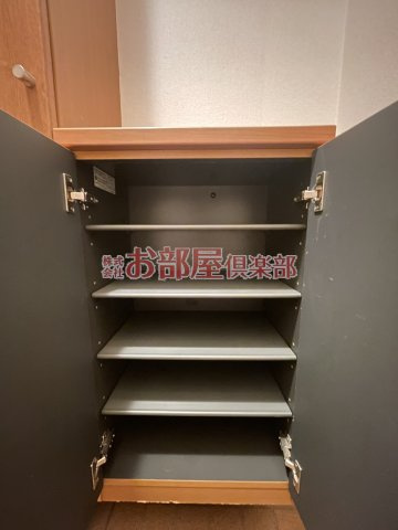 リーブメゾンY.Aの収納|ちょっとした収納スペースも充実しています