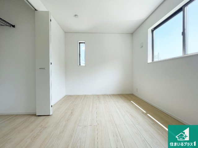 姫路市広畑区西蒲田　第18期　新築一戸建ての洋室|収納スペースが充実しているので子供の成長に合わせてたくさん収納ができます！家族構成に合わせた様々な活用ができる収納！
