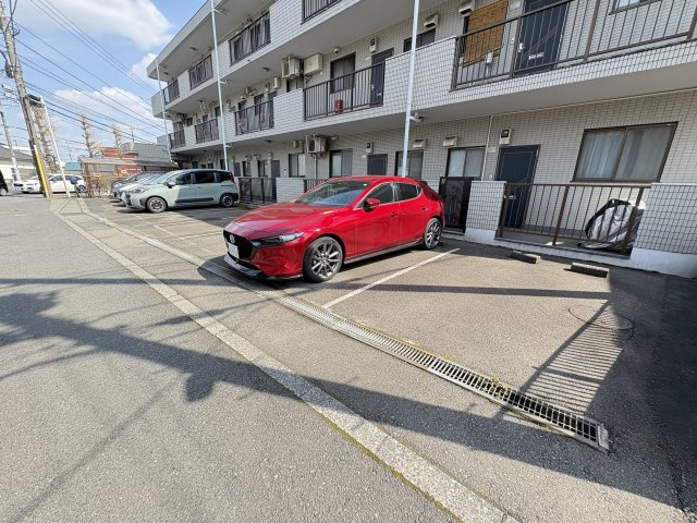 メゾン88の駐車場