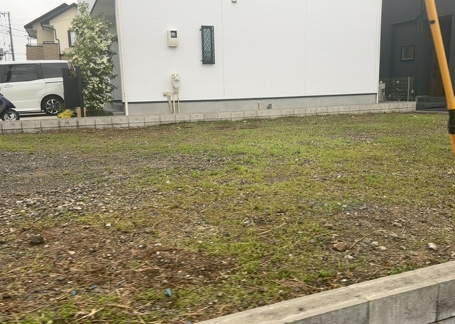 【外観】 | 土地購入を検討されている場合、境界杭がない状態で購入してしまうと境界確定測量をする必要があり、費用がかかります。購入の前に、売主、隣土地所有者立ち合いのもと境界を確定し境界杭を設置するのがベストです。