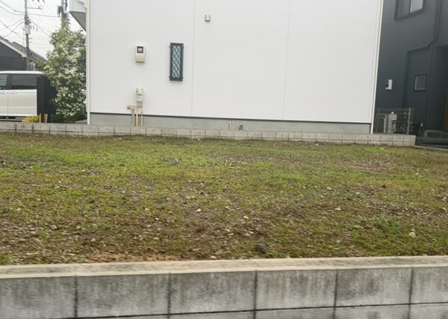 【外観】 | 家を建てる前提で土地を探している場合、地盤の丈夫さは譲れない条件の一つです。地盤が脆弱だと追加工事が必要となります。また、過去に地盤沈下や液状化現象を起こした土地は、できるだけ避けた方がいいでしょう。