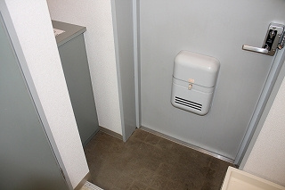 【玄関】ファミーラ甲南