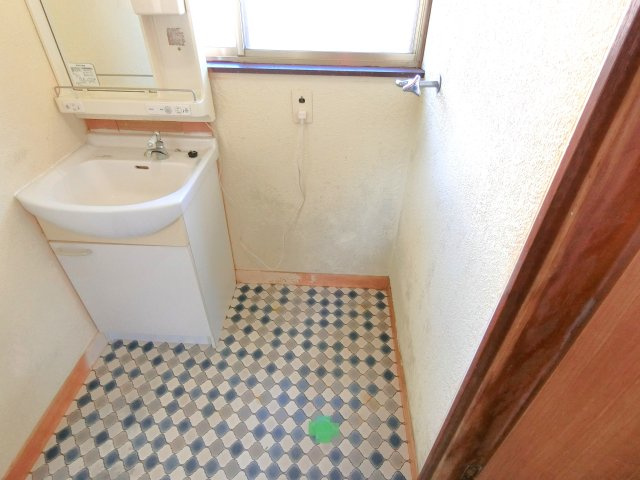 茂原緑町貸家の脱衣所|室内洗濯機置き場