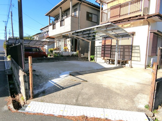 茂原緑町貸家の駐車場