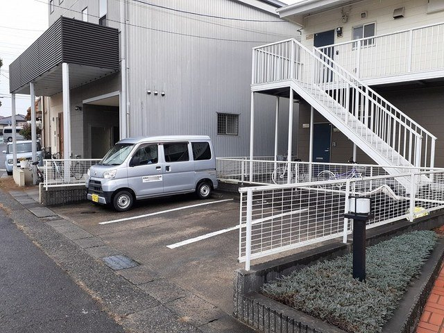 エクセルハイム穴橋の駐車場