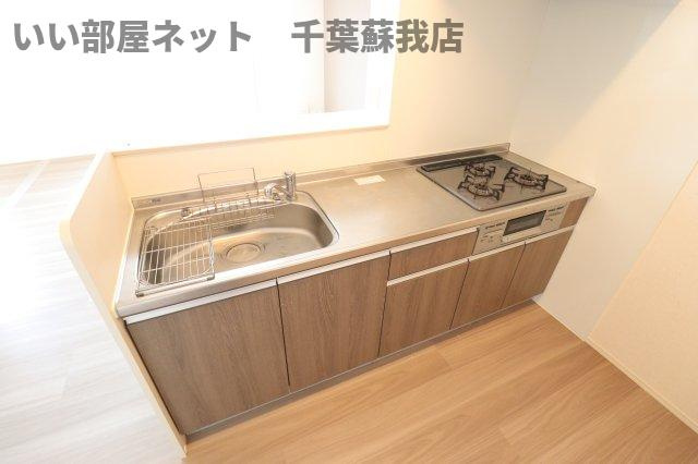 グラナートのキッチン|コンパクトなキッチンで掃除もラクラク