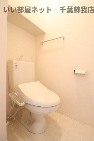 グラナートのトイレ|落ち着いた色調のトイレです