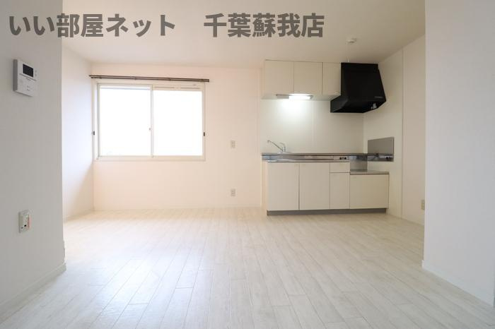 ヴェルメゾンおゆみ野　Ｅの居間・リビング|おしゃれな居間です