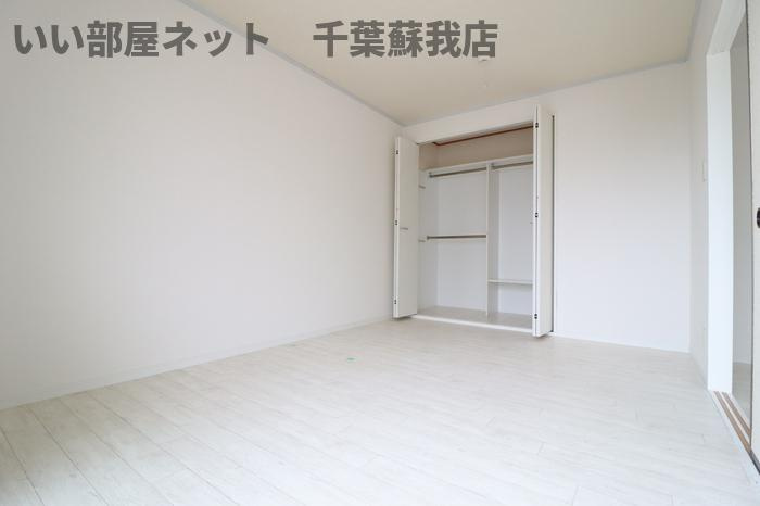 ヴェルメゾンおゆみ野　Ｅの洋室|落ち着いた色調の洋室です