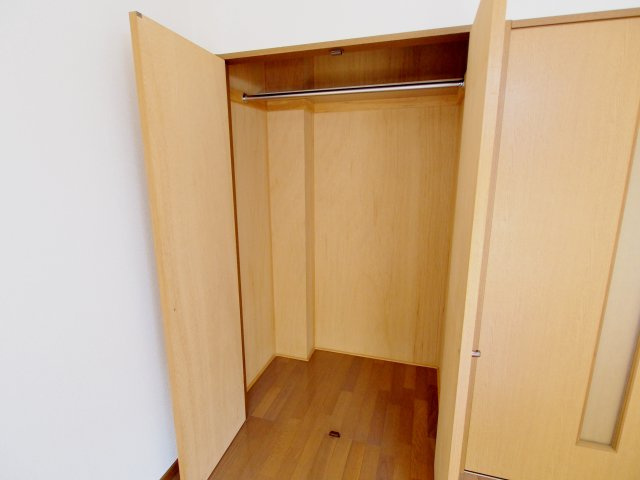 広島市安芸区中野東６丁目の賃貸マンションの収納