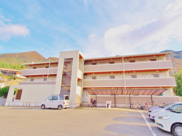 広島市安芸区中野東６丁目の賃貸マンションの外観