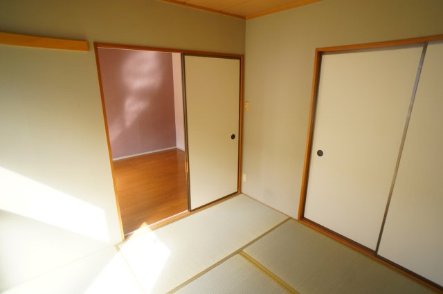 奈良市左京３丁目のアパート