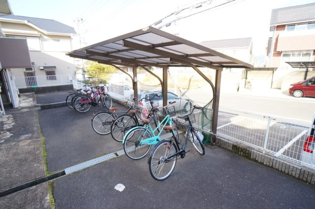奈良市左京３丁目のアパート