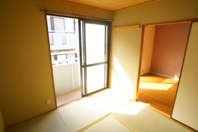 奈良市左京３丁目のアパート