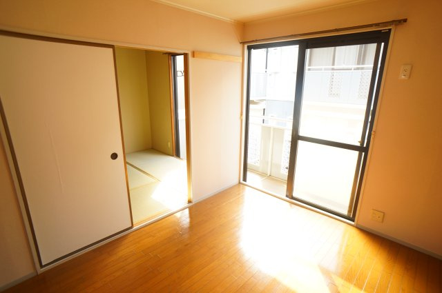 奈良市左京３丁目のアパート