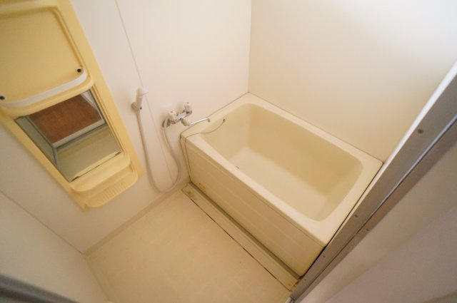 奈良市左京３丁目のアパート
