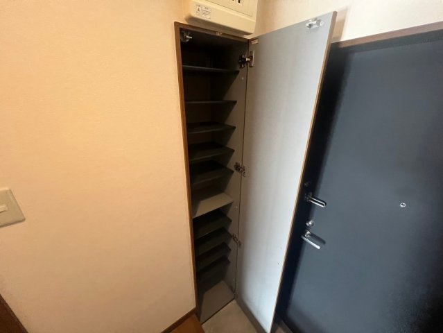 豊中市春日町２丁目の賃貸マンションの収納