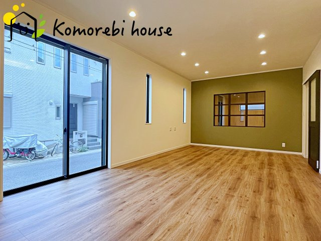 大宮南中野　新築一戸建て　ルシェール　Cの居間・リビング|26.8.28　撮影済み