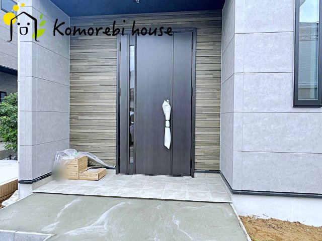 大宮南中野　新築一戸建て　ルシェール　Cの玄関|26.8.28　撮影済み