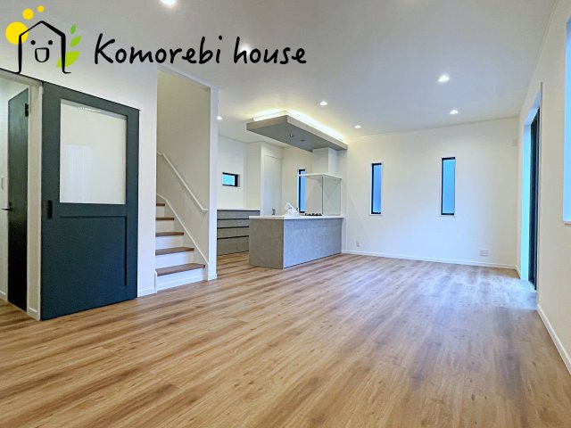 大宮南中野　新築一戸建て　ルシェール　Cの居間・リビング|26.8.28　撮影済み