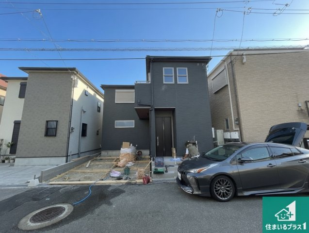 枚方市伊加賀寿町　新築一戸建ての外観|現在建築中！落ち着いた街並みで新生活を始めることが出来そう！周辺の物件も併せてご紹介させて頂きます！