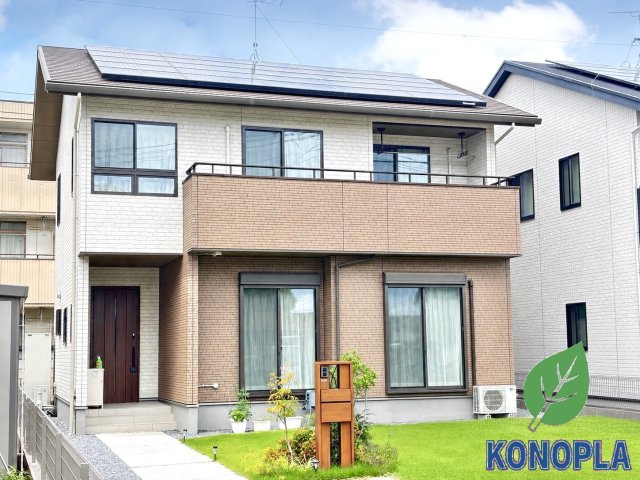 【中古戸建】太田市藤阿久町の外観|■外観｜外壁のアクセントカラーがオシャレな外観です。シンプルなデザインでありながらも「個性」を損なわず、お客様一人ひとりの暮らし方にフィットします。