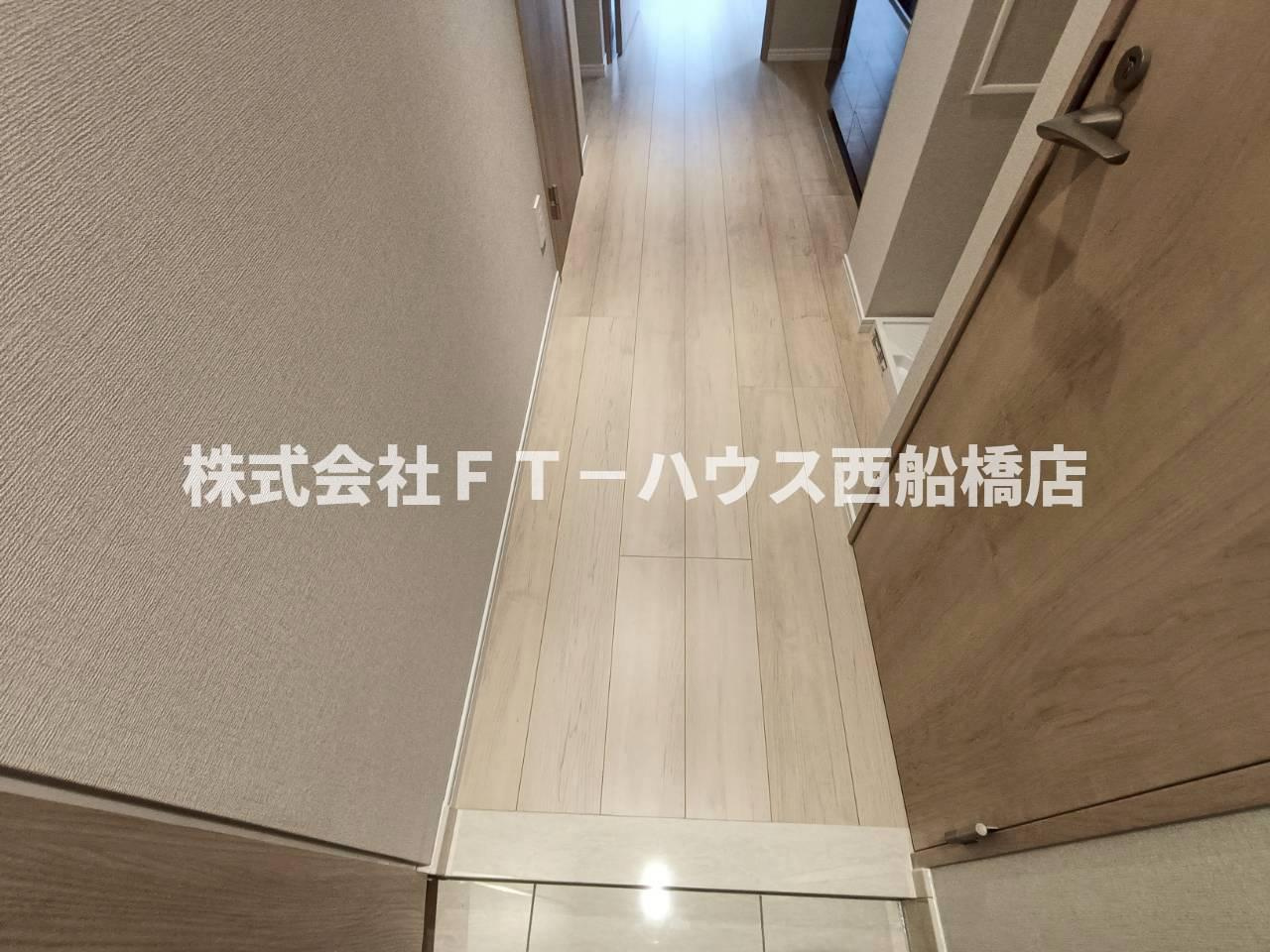 Alivis原木中山の玄関