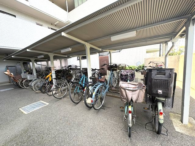 アルシオン戸田公園の駐輪場