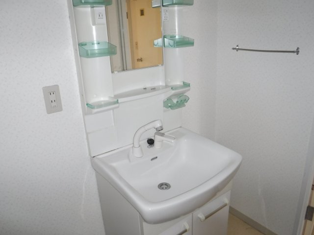 グランドゥールオークラ No.1の独立洗面台|他のお部屋の参考写真となります。
