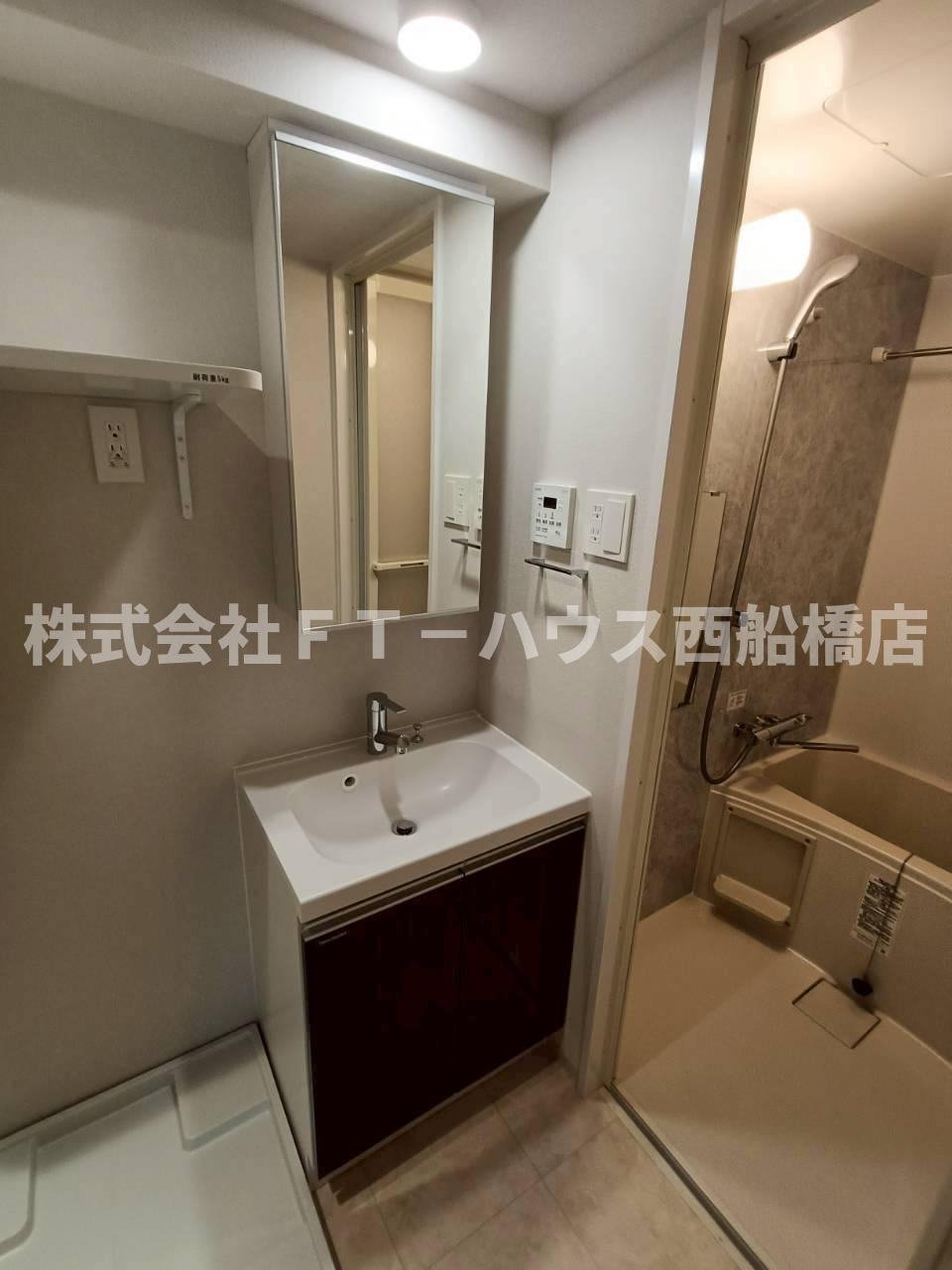 Alivis原木中山の玄関