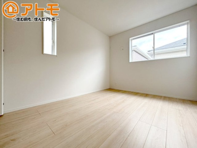 【子供部屋】 | 沼津市西熊堂第3　新築一戸建て　1号棟 | 収納豊富な洋室は使い勝手良好です！