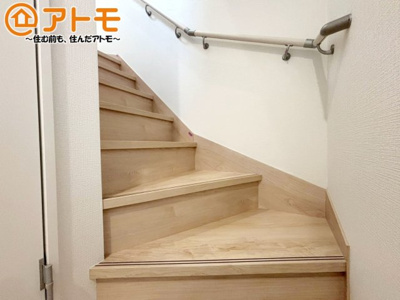 【内装】 | 沼津市西熊堂第3　新築一戸建て　1号棟 | 階段は緩やかで手すりもついているので上りやすくなっています！